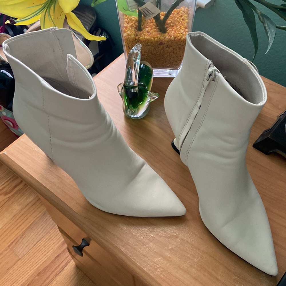 Cream ankle bootie